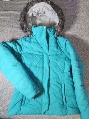 Columbia Women's Teal Hooded Puffer Jacket with Faux-Fur Trim